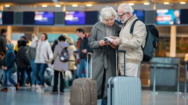 Скидки и акции для пенсионеров от авиакомпаний: что нужно об этом знать